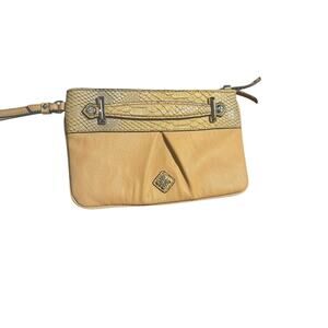 Simply Vera Wang Beige Faux Leather Wristlet Purse Handbag Designer Clutch